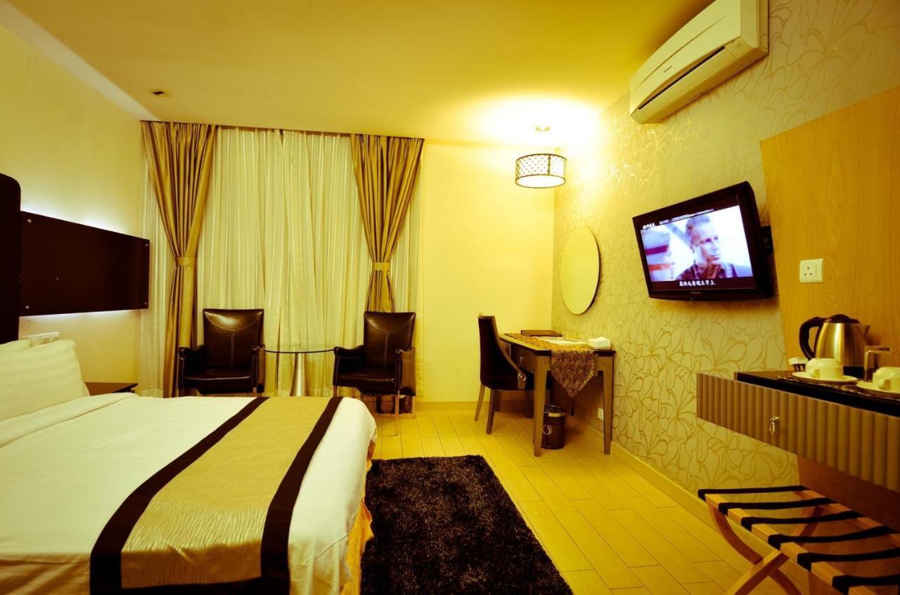 Shervinton Executive Boutique Hotel Tawau Room photo